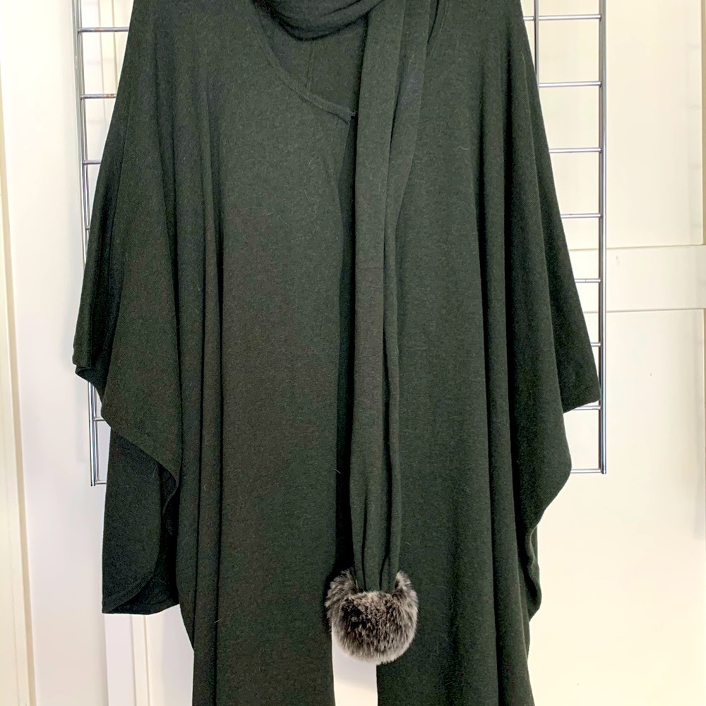 Loden Green Cape/Wrap with removable scarf with faux fur poma